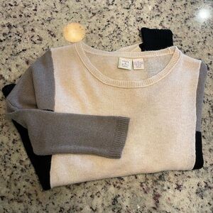 Olivia & Grace women’s size S 100% cashmere sweater retail $145